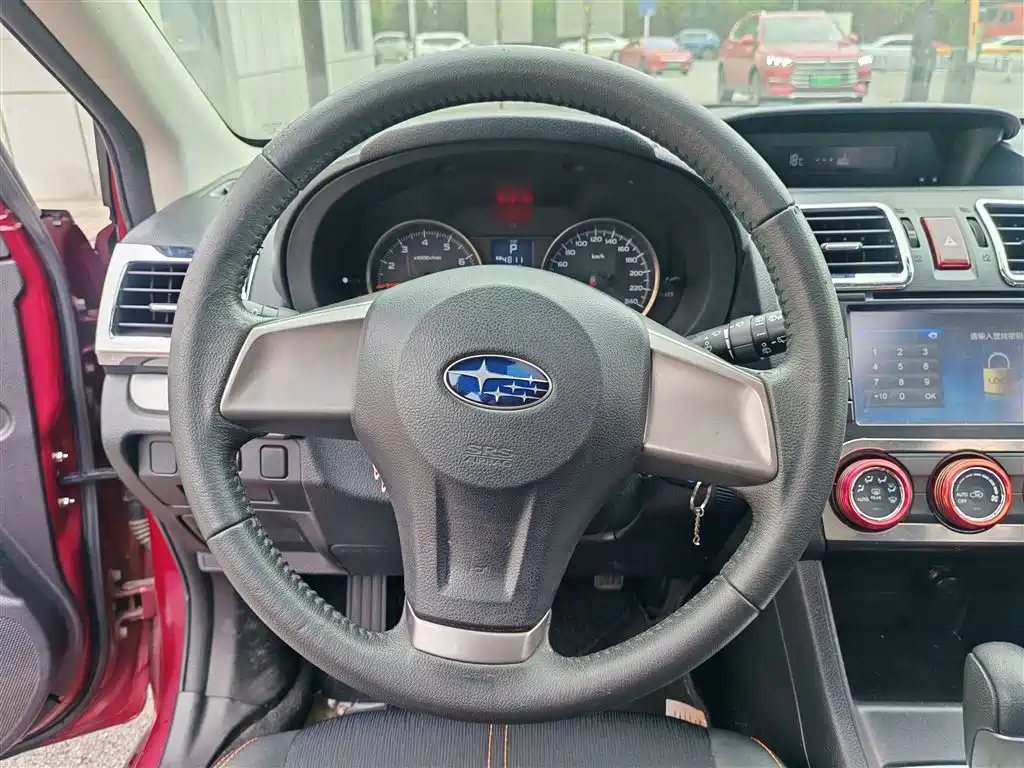 Subaru XV 2014 2.0i Comfort фото 3
