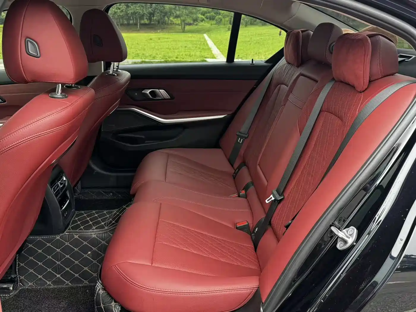 BMW 3 Series 2024 325Li M Sport Shadowline Package фото 12
