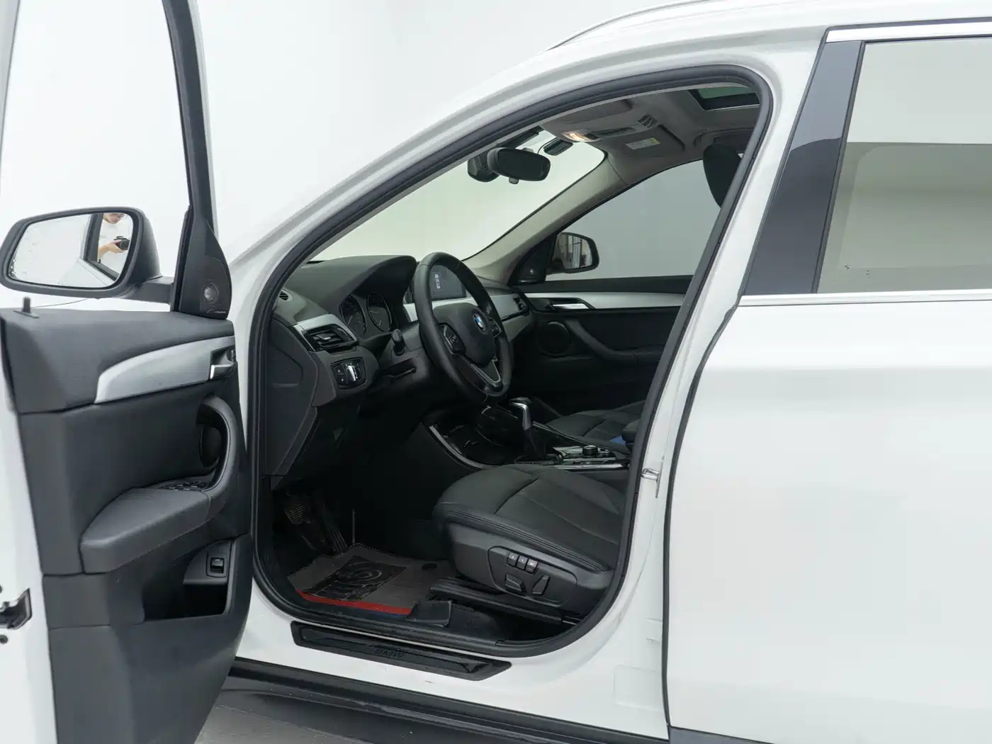 BMW X1 2019 sDrive20Li Leading Model фото 6
