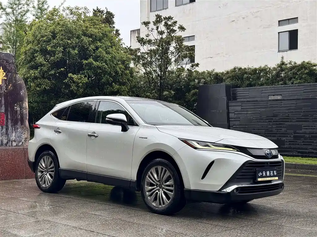 Toyota Lingfang HARRIER 2022 Hybrid 2.5L CVT 4WD Premium Edition фото 3