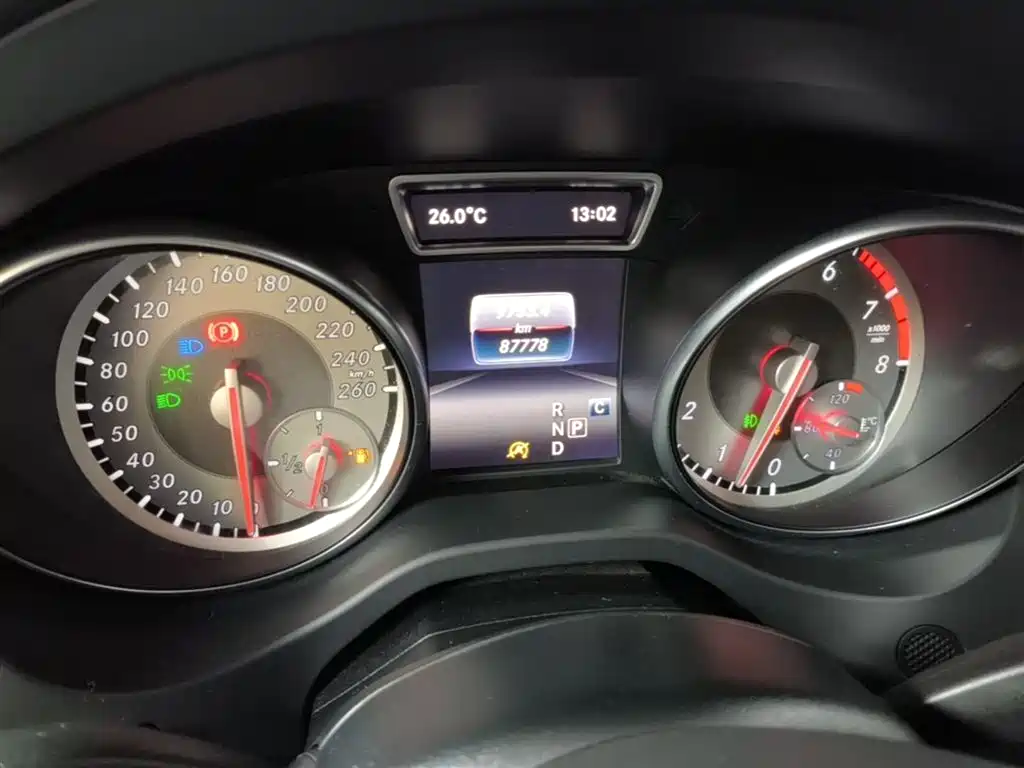 Mercedes-Benz GLA 2016 GLA 200 Dynamic фото 12