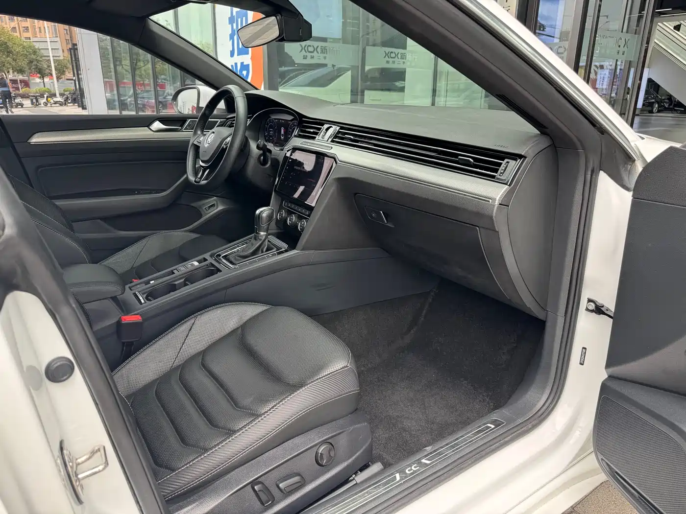 Volkswagen FAW-Volkswagen CC 2019 330TSI Charm Edition China VI фото 7