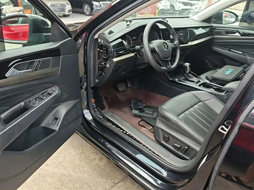 Volkswagen Passat 2021 Model 280TSI Business Edition фото 16