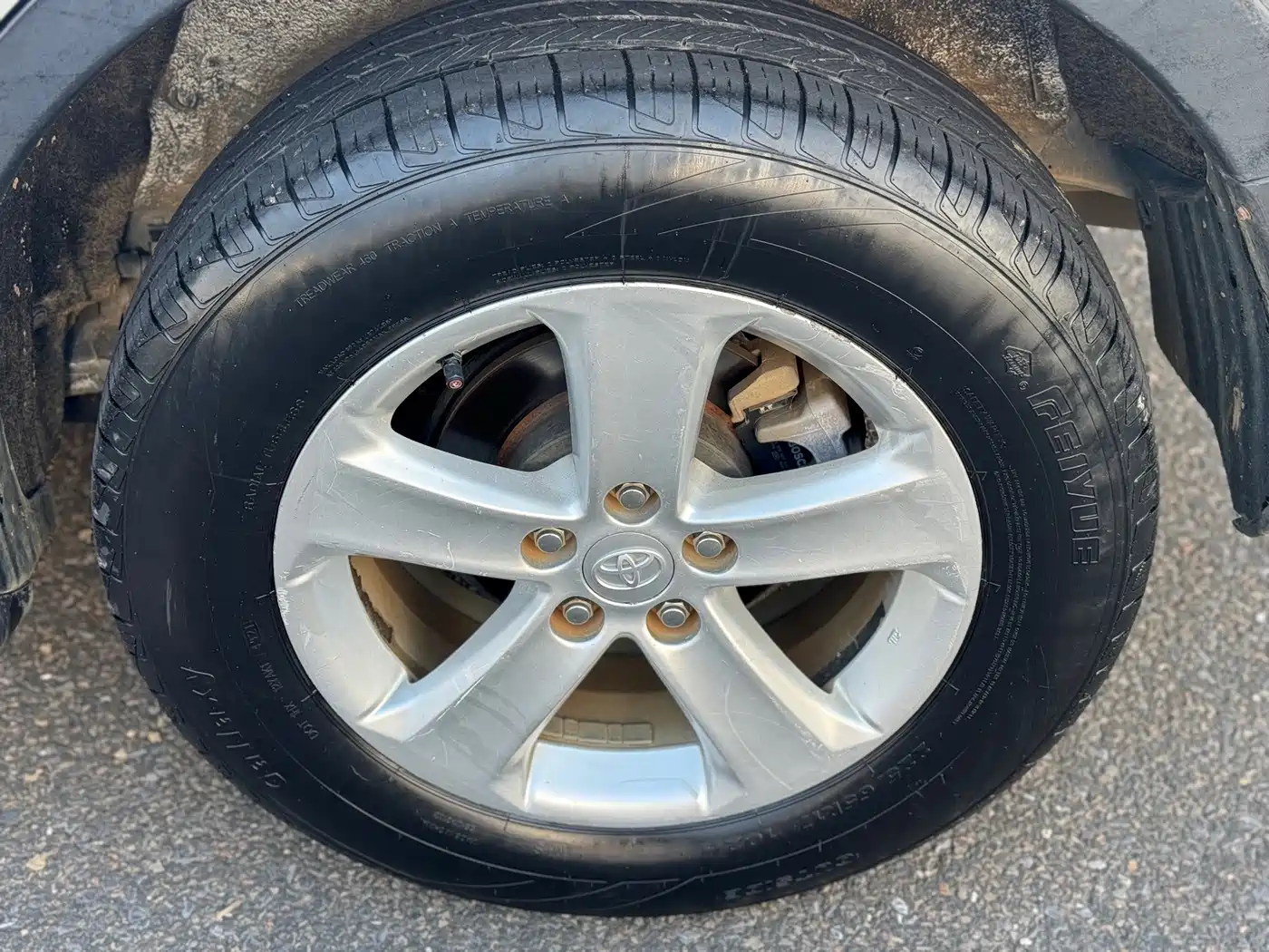 Фото 24 - Toyota RAV4