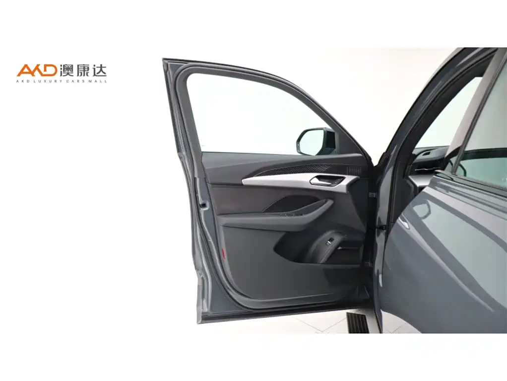 Audi Q6 2023 2023 45 TFSI quattro Uniform Clouds Flying Rider Package
