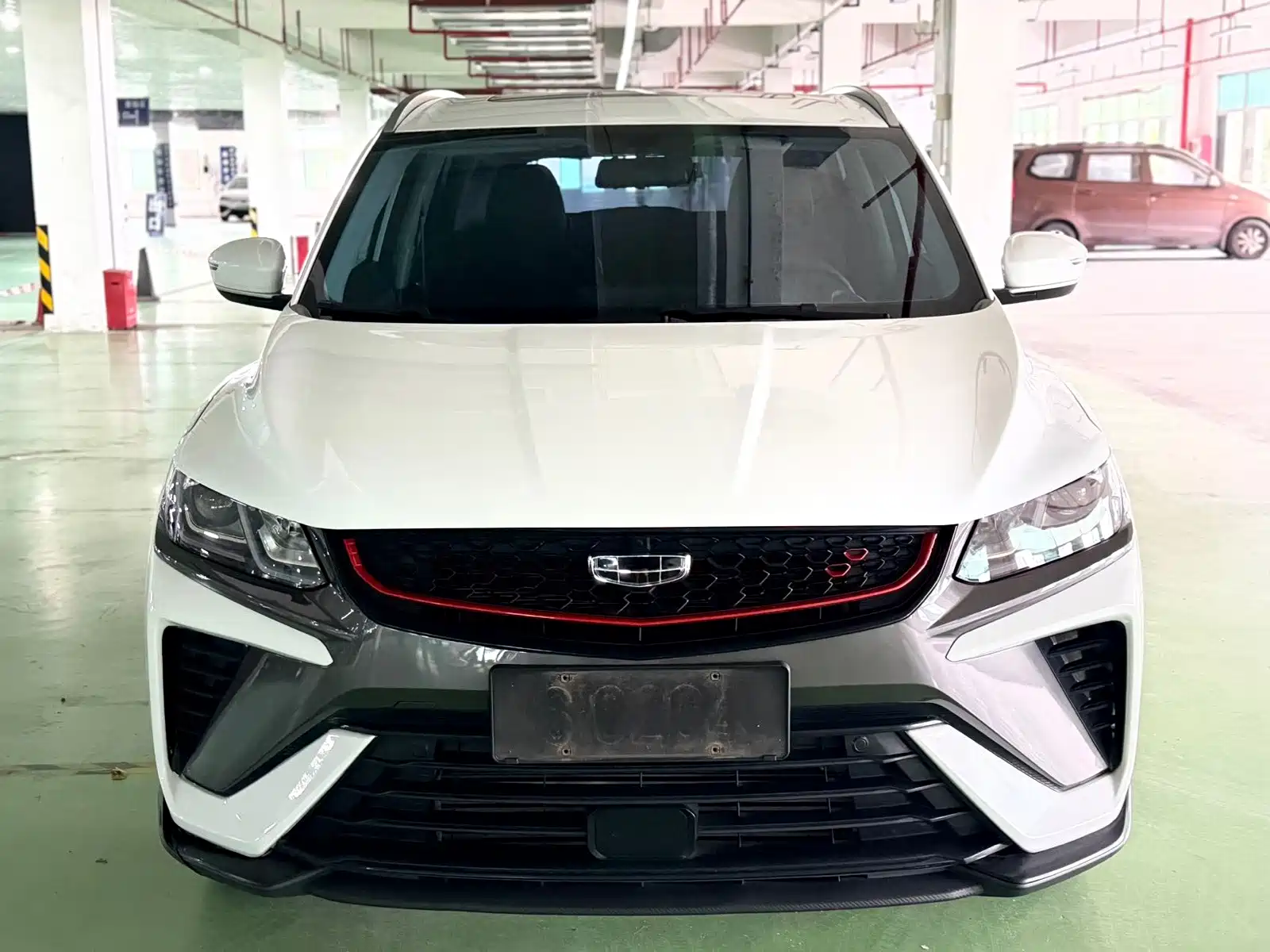 Фото 2 - Geely Coolray