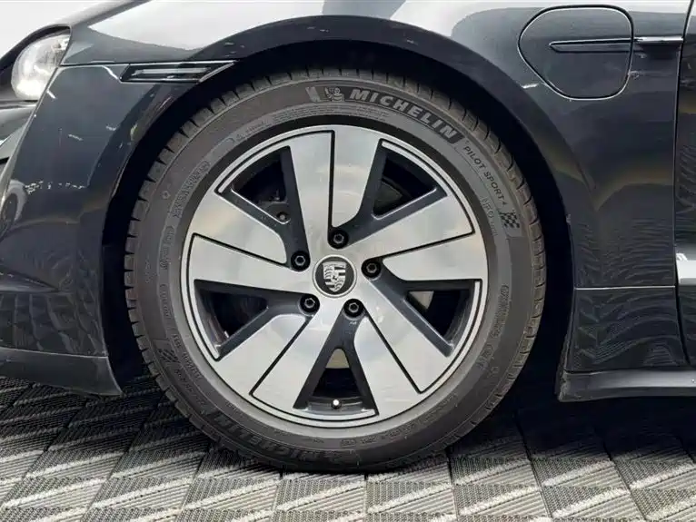 Porsche Taycan 2022 Facelift Taycan фото 8