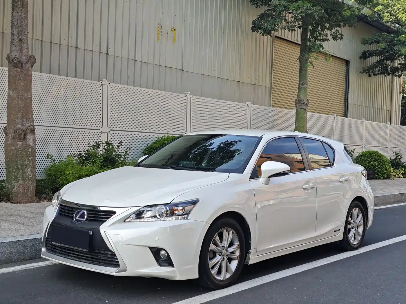 Lexus CT 2015 CT200h Dark Knight Edition