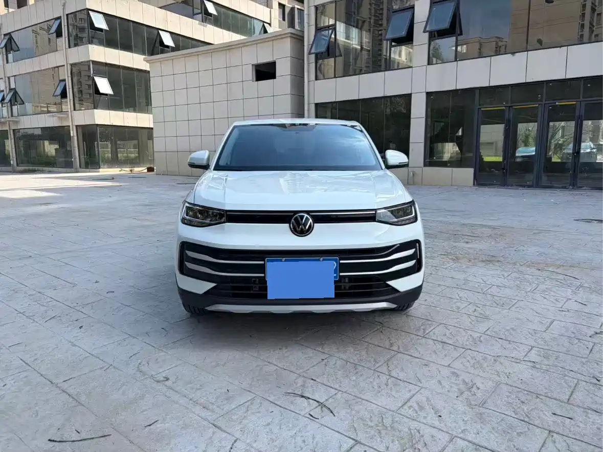 Volkswagen Tharu 2026 2025 Model Rising Star 1.5L Advance Edition
