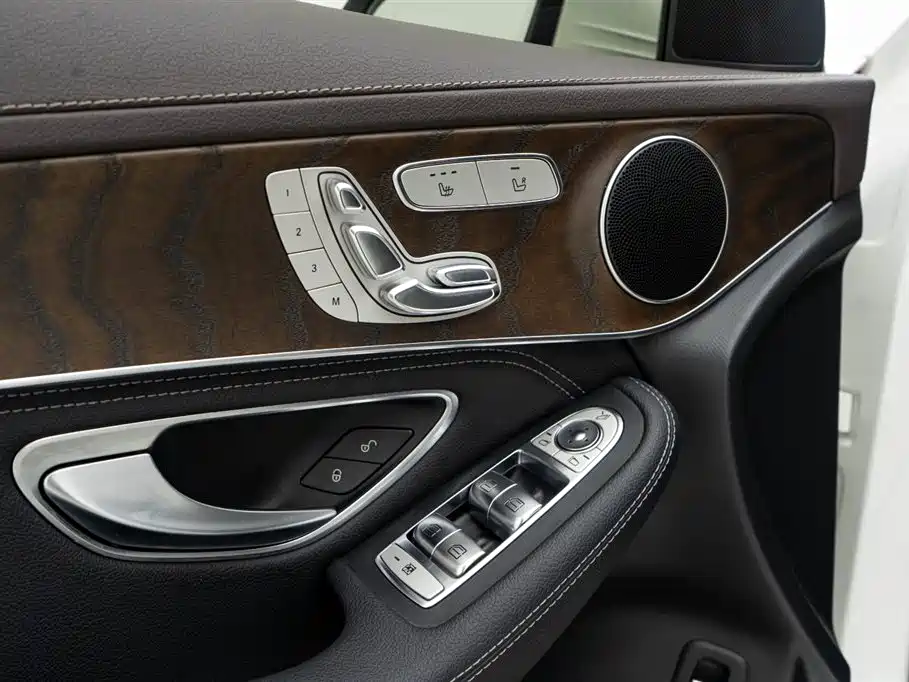 Mercedes-Benz GLC 2020 Facelift GLC 300 L 4MATIC Dynamic фото 17