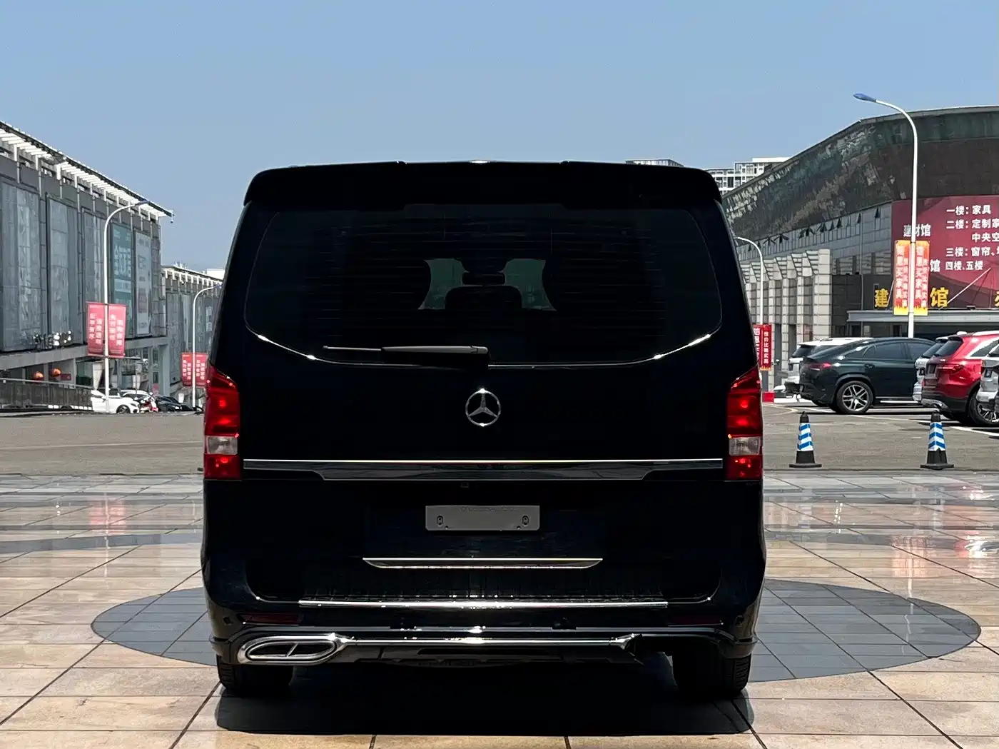 Mercedes-Benz Vito 2023 2.0T Business 7-Seater фото 15