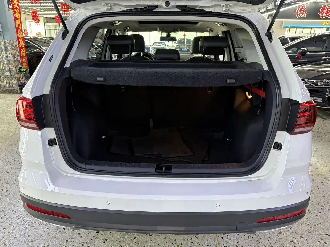 Volkswagen Tharu 2022 280TSI FWD Luxury Edition фото 10