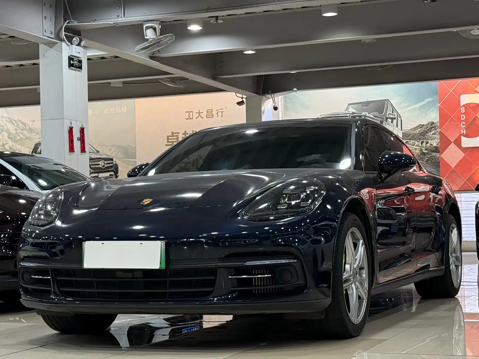 Photo 1 - Porsche Panamera New Energy