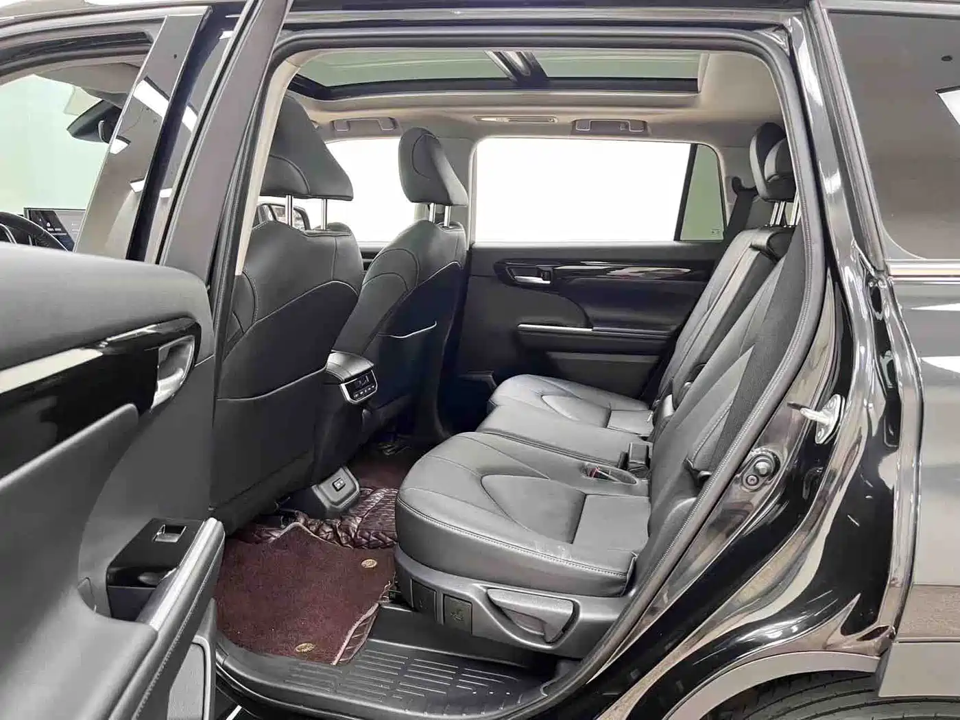 Toyota Highlander 2024 380T AWD Premium 7-Seater фото 9