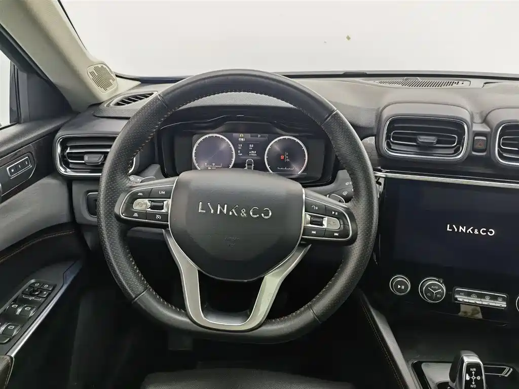 Lynk & Co 02 2019 1.5T DCT FWD Jin Pro Version China VI фото 11