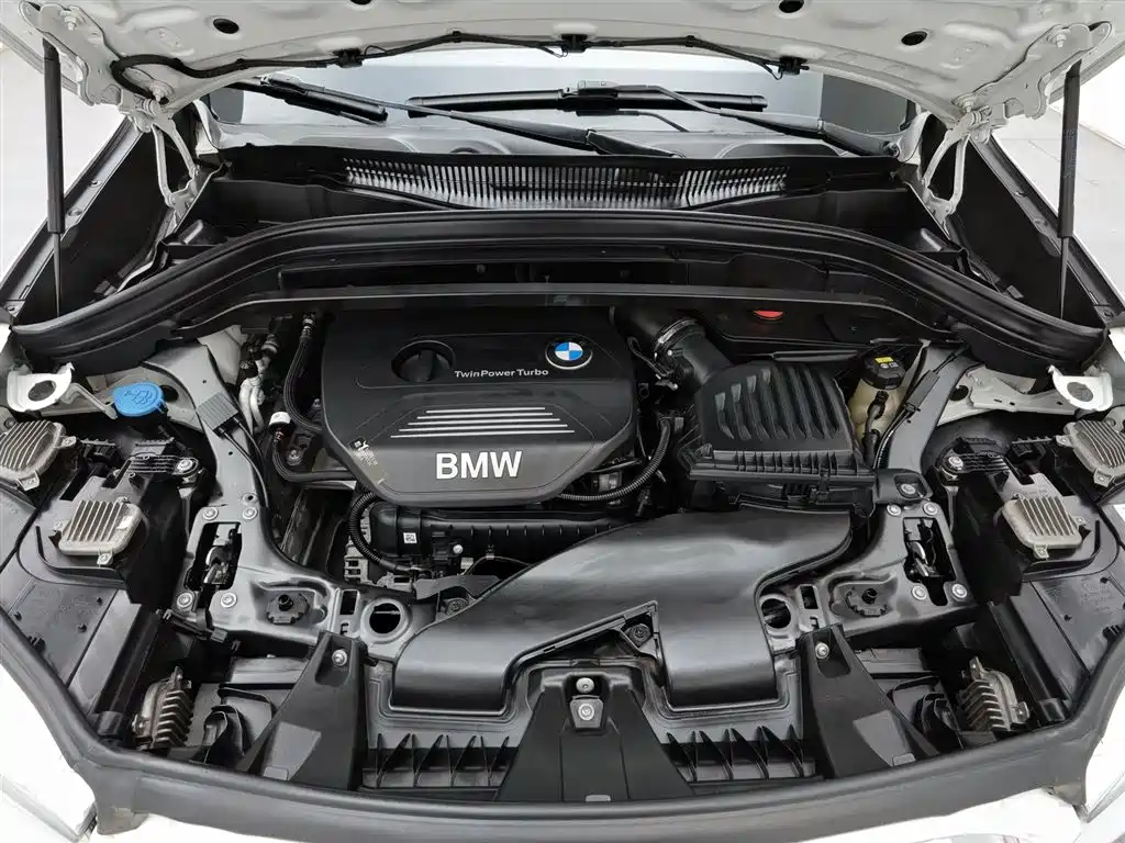 BMW X1 2019 sDrive18Li Premium Model фото 6