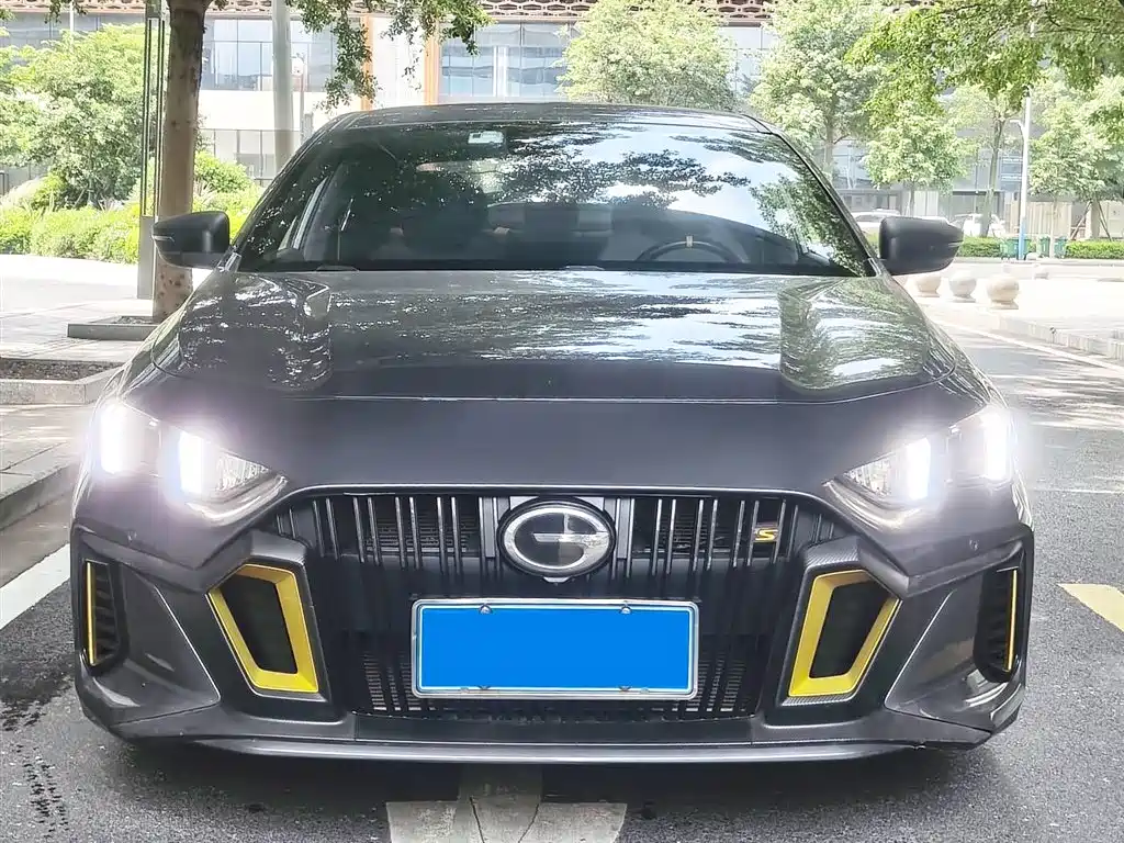 GAC Trumpchi Trumpchi Emkoo 2021 270T DCT J15 Edition фото 2