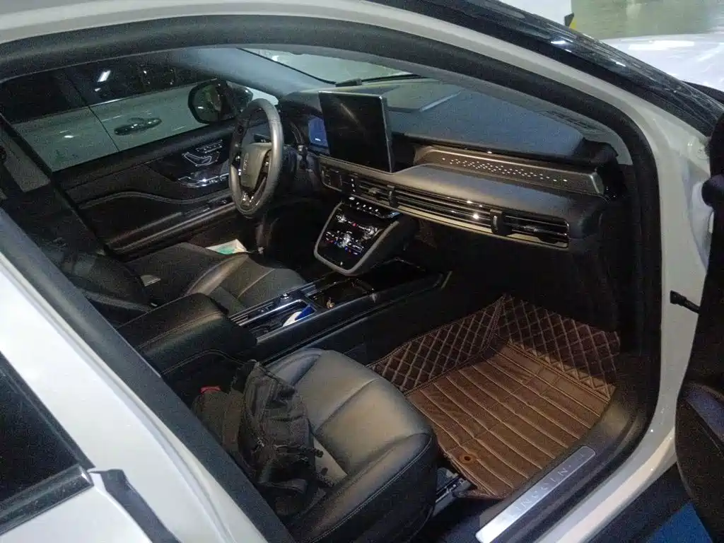 LINCOLN ADVENTURER