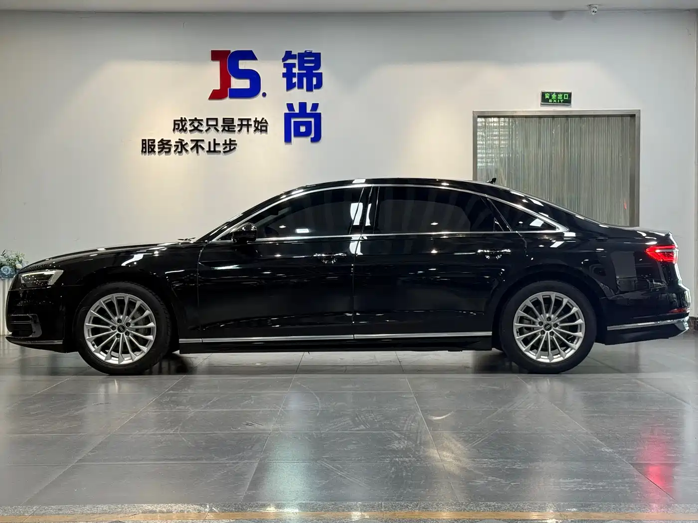 Audi A8 2022 A8L 50 TFSI quattro Comfort Collector's Edition фото 3