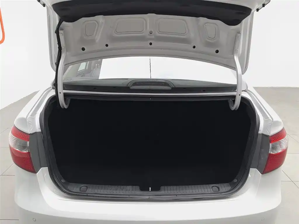 Kia K2 2012 Sedan 1.6L AT Premium Commemorative Edition фото 16
