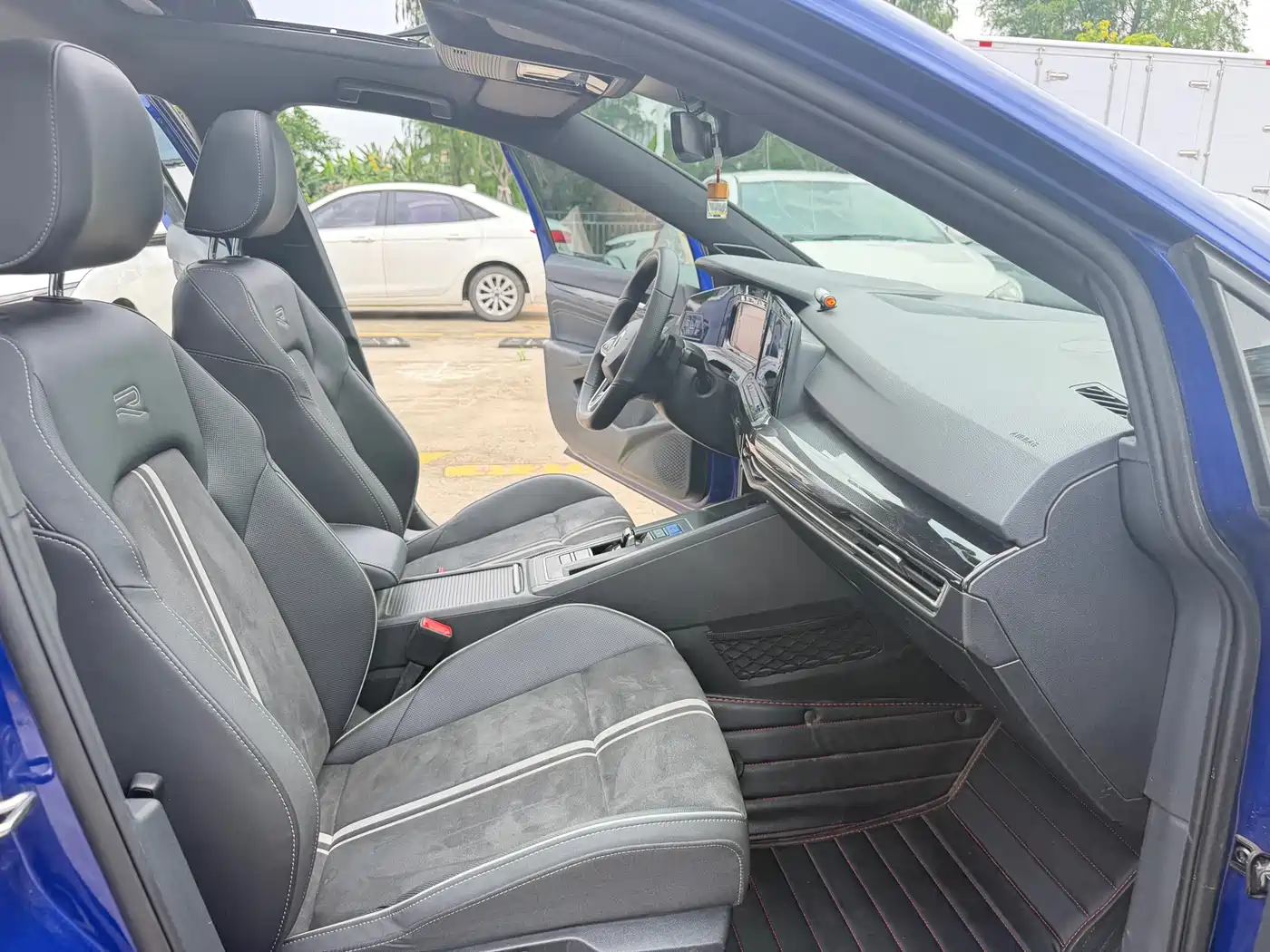 Volkswagen Golf 2021 280TSI DSG R-Line фото 13