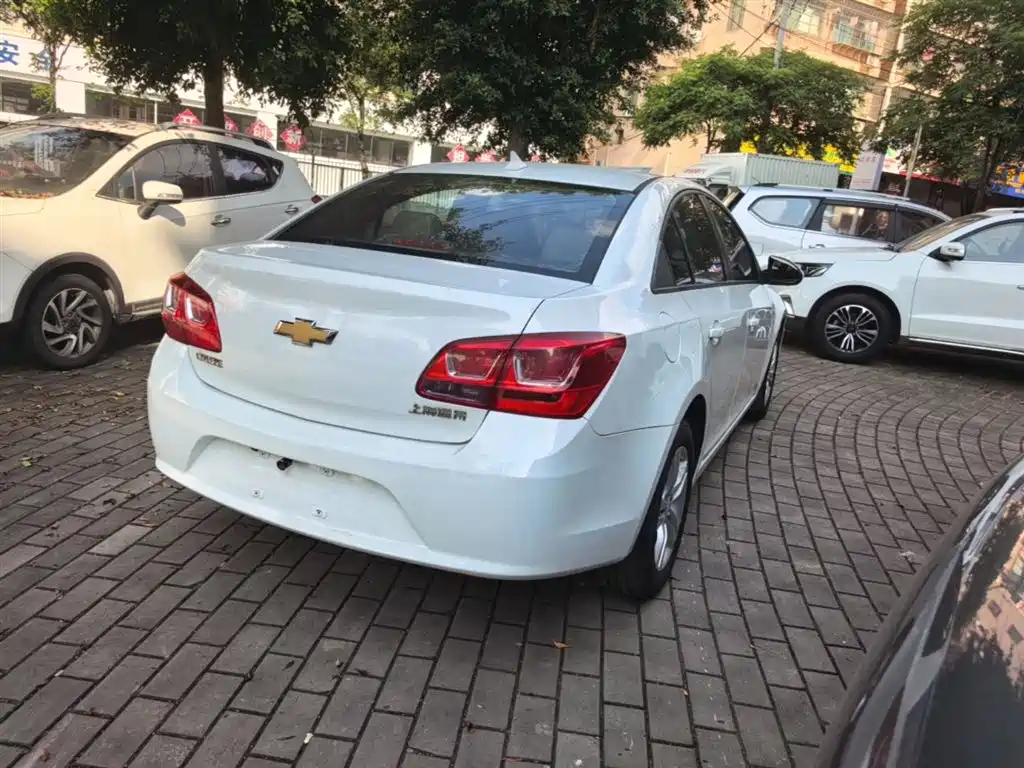Chevrolet Cruze 2015 1.5L Classic SE MT фото 7