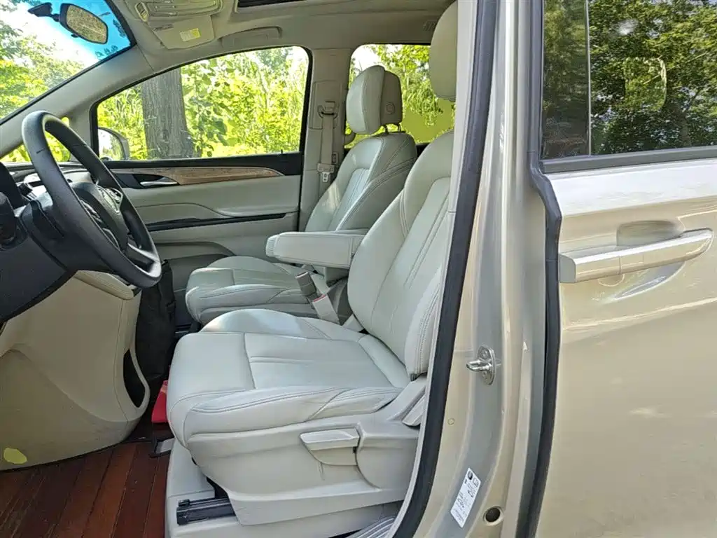 Buick GL8 2017 ES 28T Comfort Type China V фото 15