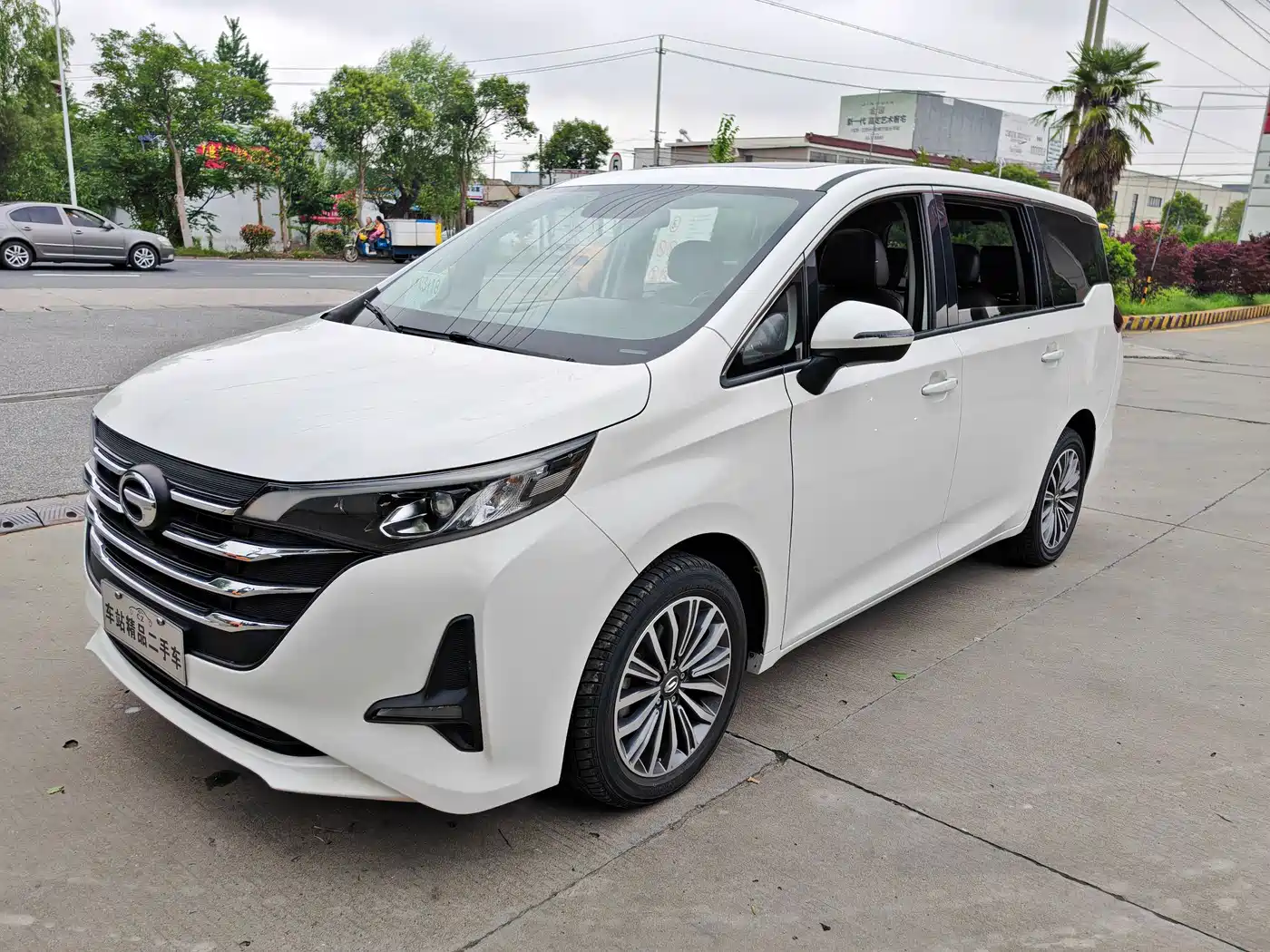 GAC Trumpchi Trumpchi M6 2019 270T Automatic Premium Edition (7-Seater) China V