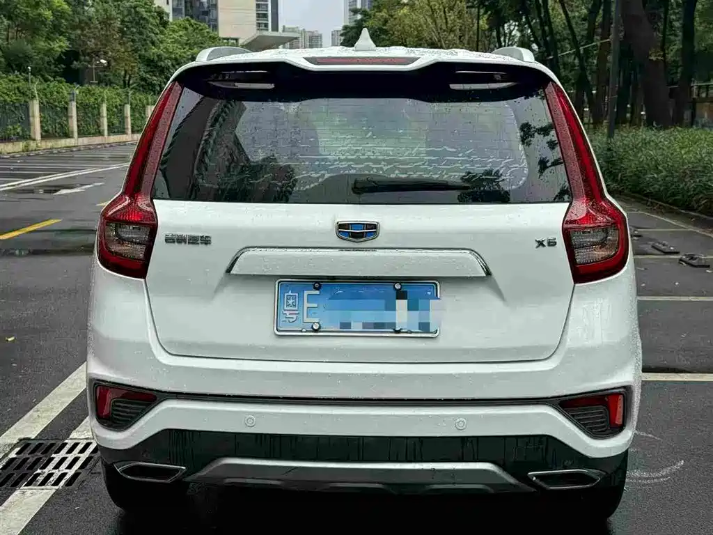 Geely Emgrand X6 2018 1.4T CVT 4G Connected Luxury 5