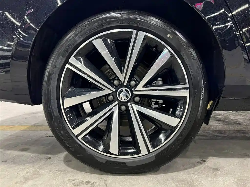 Škoda Superb 2025 Model TSI280 DSG Premium Edition фото 18
