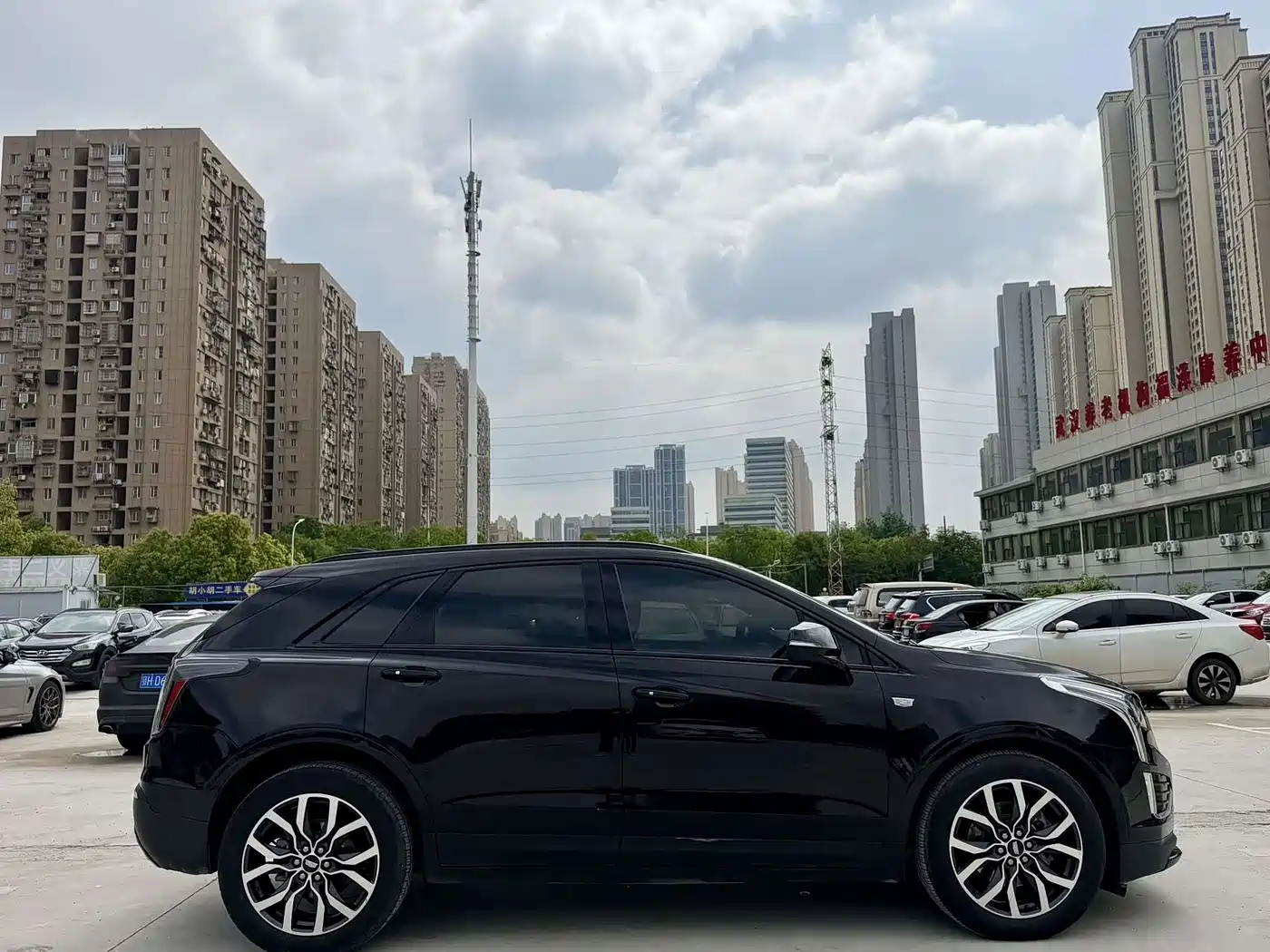 Фото 6 - Cadillac XT5