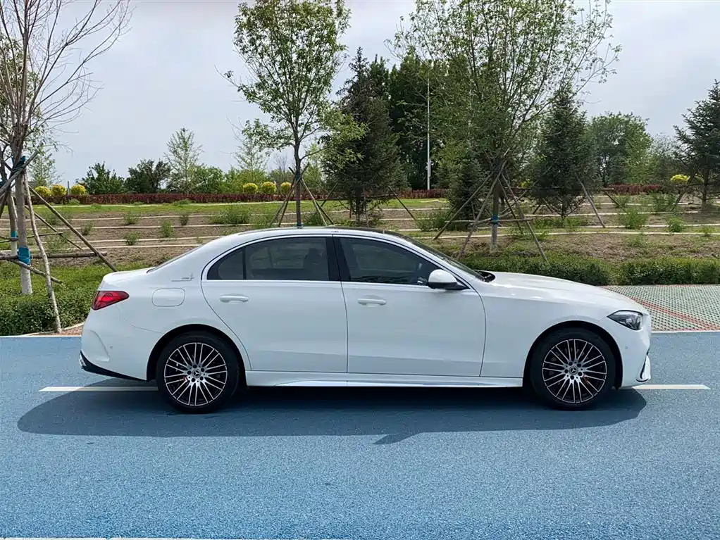 Mercedes-Benz C-Class 2025 C 260 L Sport Edition фото 4