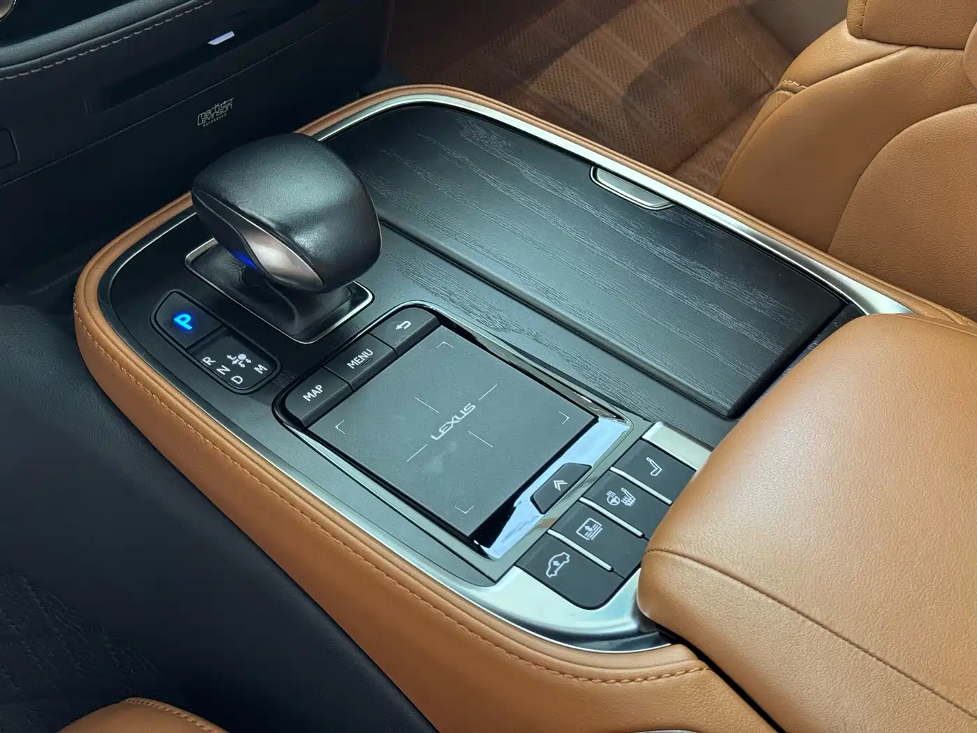Lexus LS 2021 500h Executive Edition фото 13