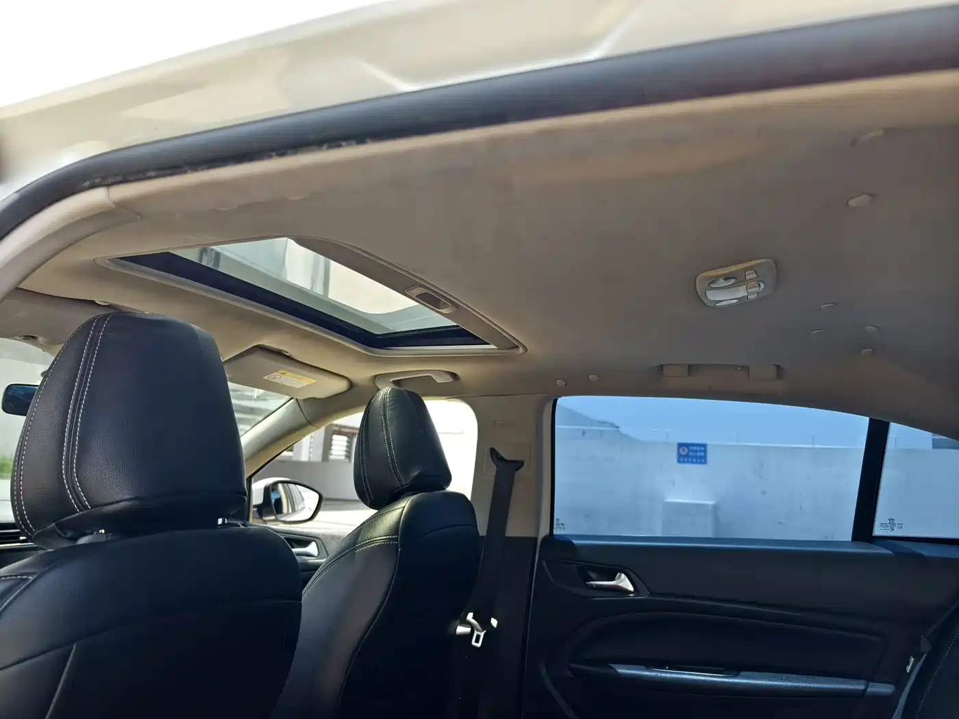 Peugeot 408 2015 Model 1.2T Automatic Luxury Edition фото 9