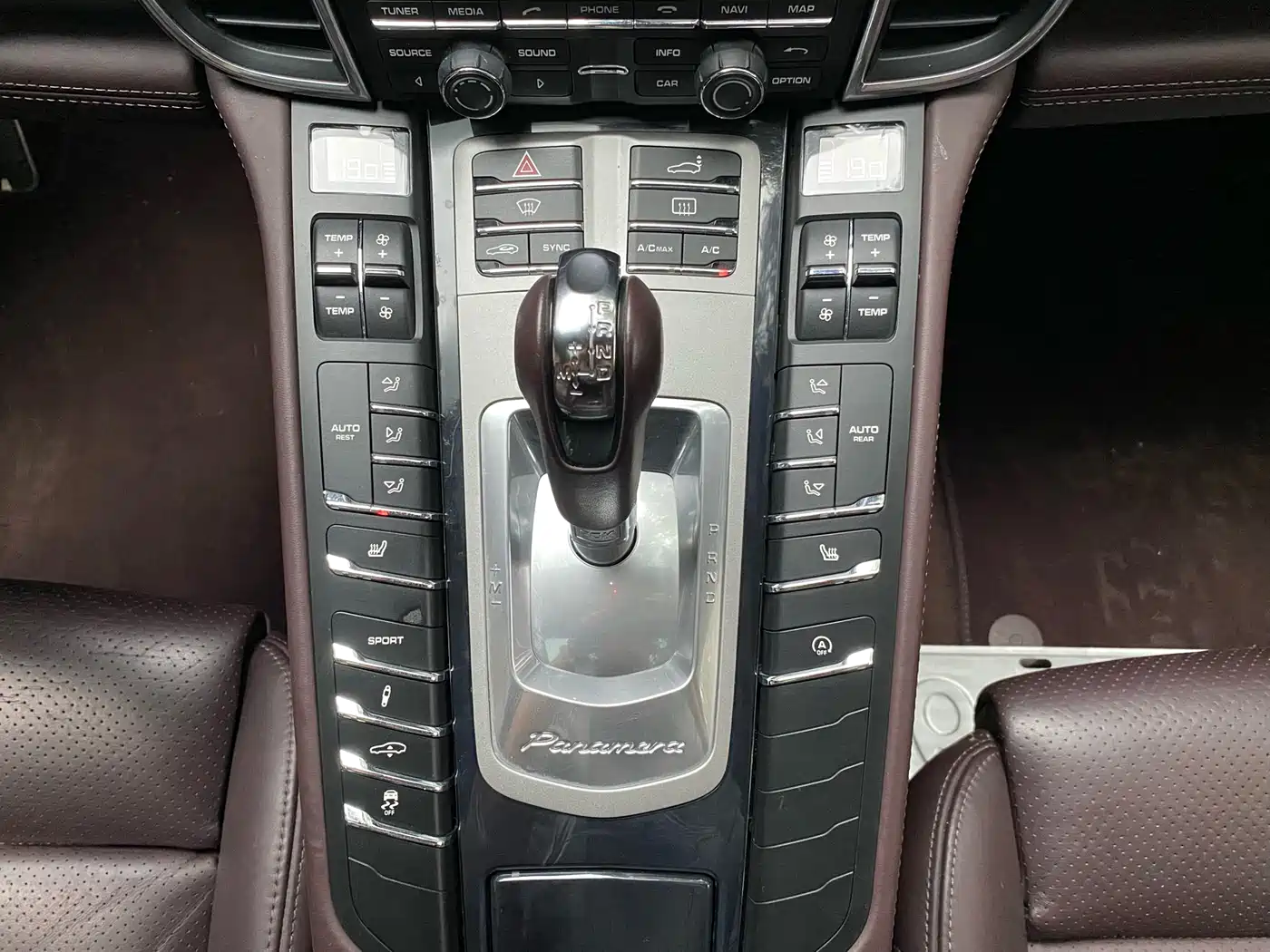 Porsche Panamera 2014 Panamera 3.0T фото 23