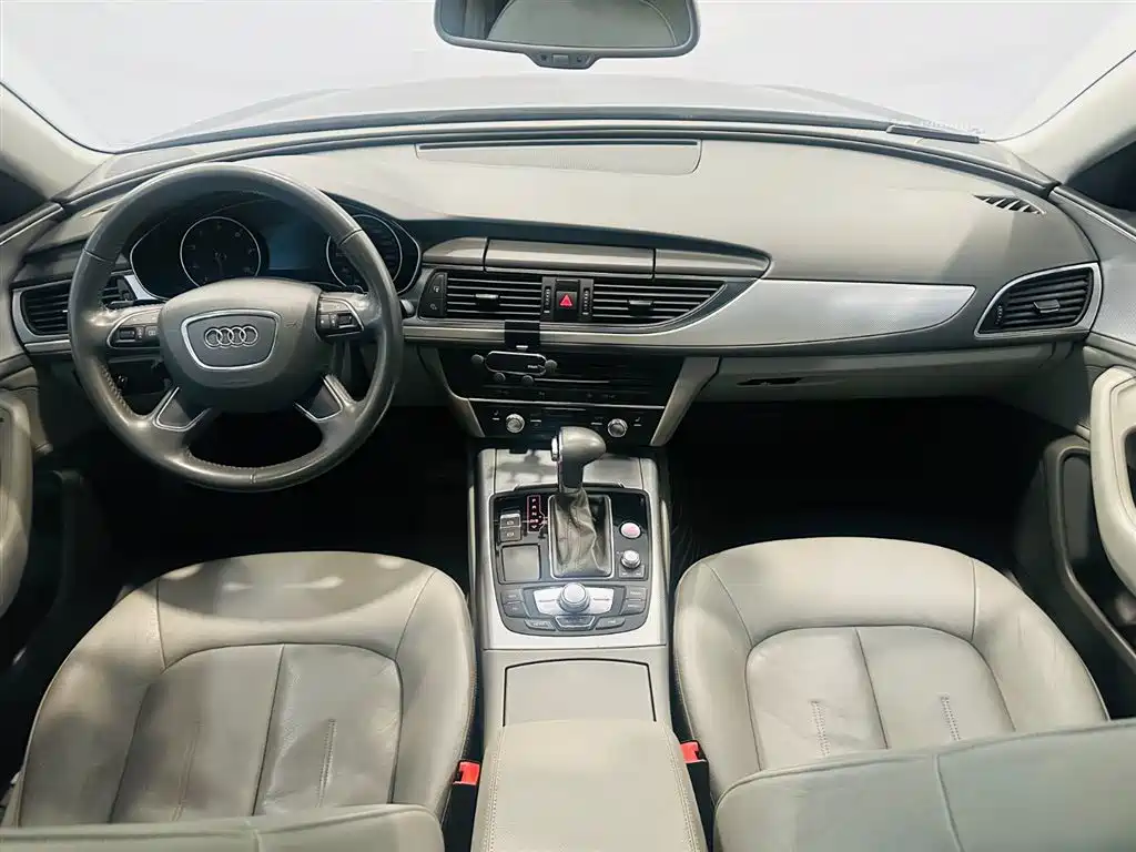 Фото 7 - Audi A6L