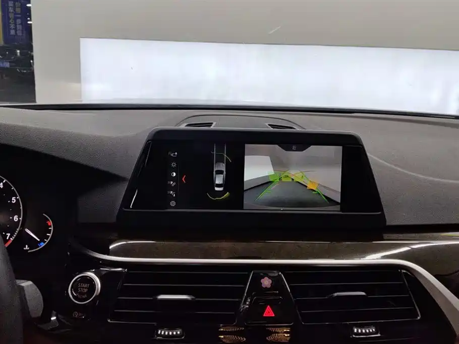 BMW 5 Series 2018 528Li Launch Special Edition фото 13
