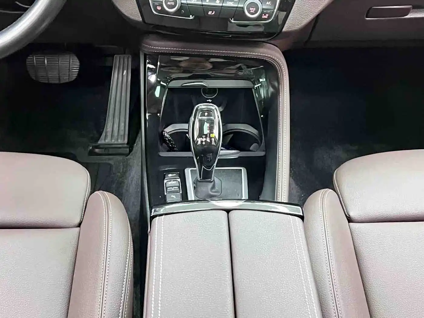 BMW X1 2022 sDrive20Li Premium фото 15