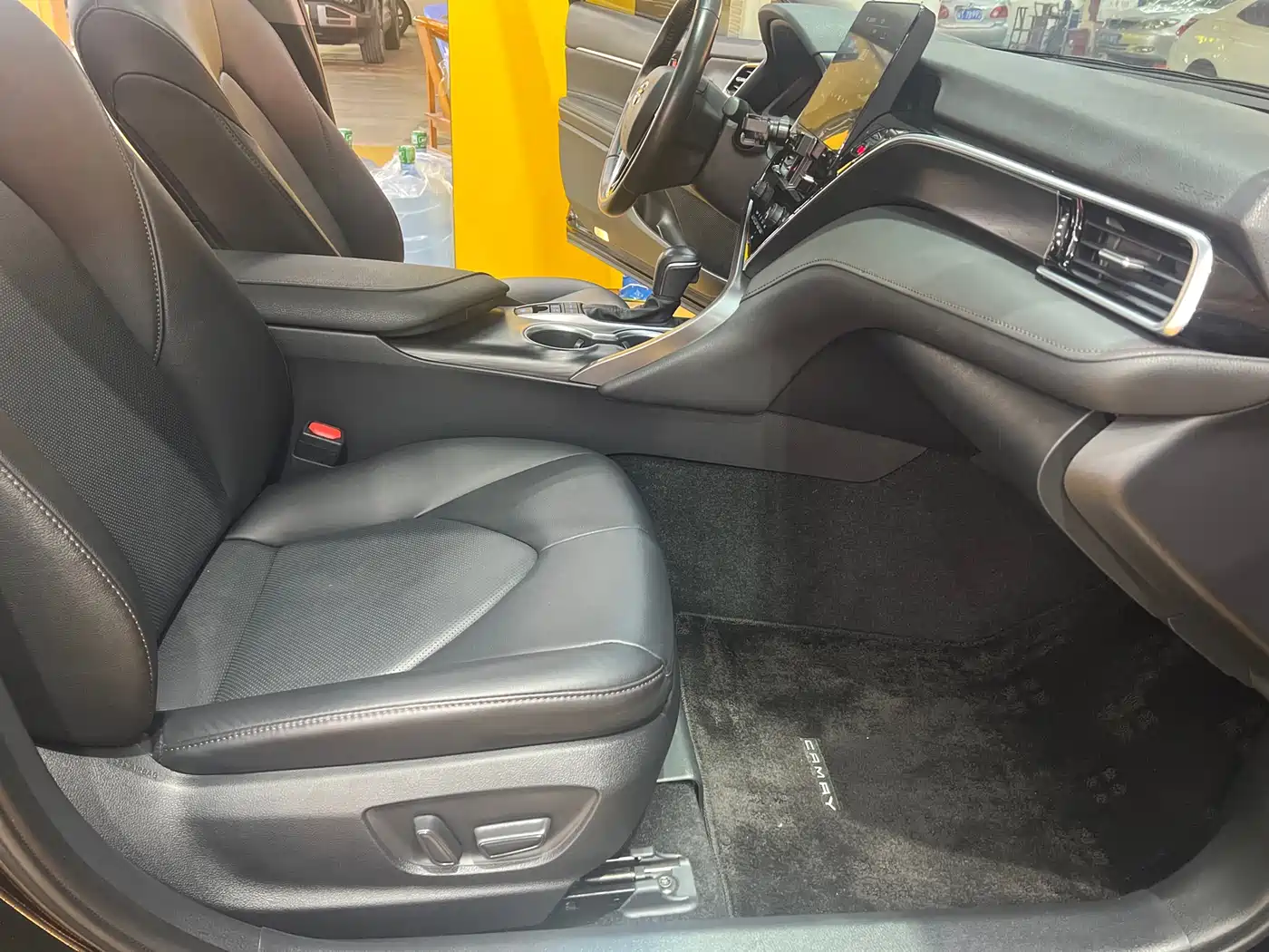 Toyota Camry 2021 Hybrid 2.5HG Luxury Edition фото 13