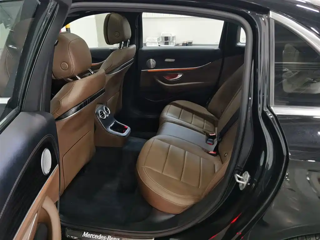 Mercedes-Benz E-Class New Energy 2022 Facelift E 350 e L Plug-in Hybrid Sport Sedan фото 15
