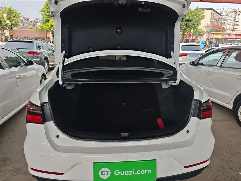 BYD Qin 2019 1.5L Automatic Prestige фото 19