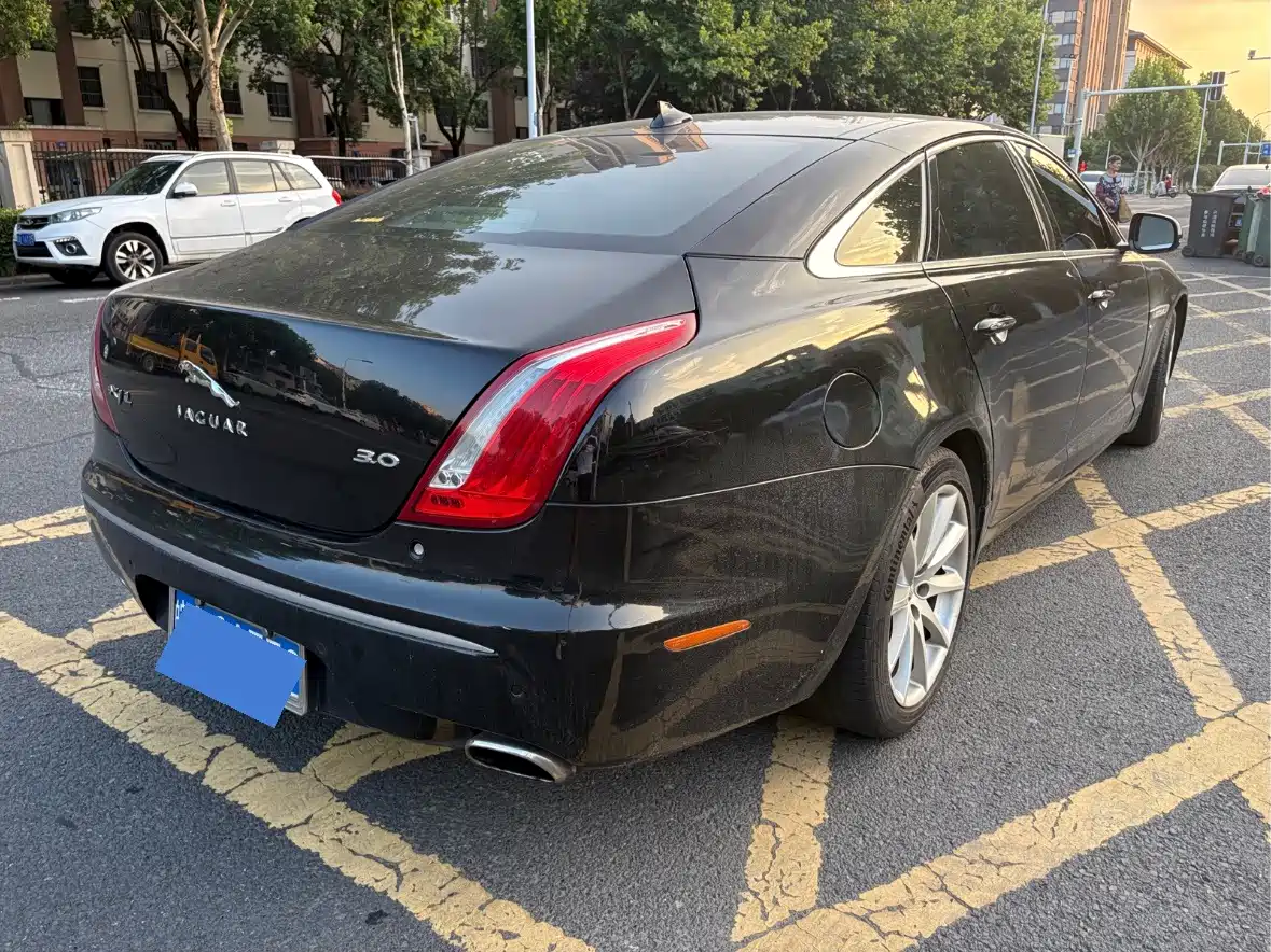 Jaguar XJ 2013 2013 XJL 3.0 SC Flagship Business Edition