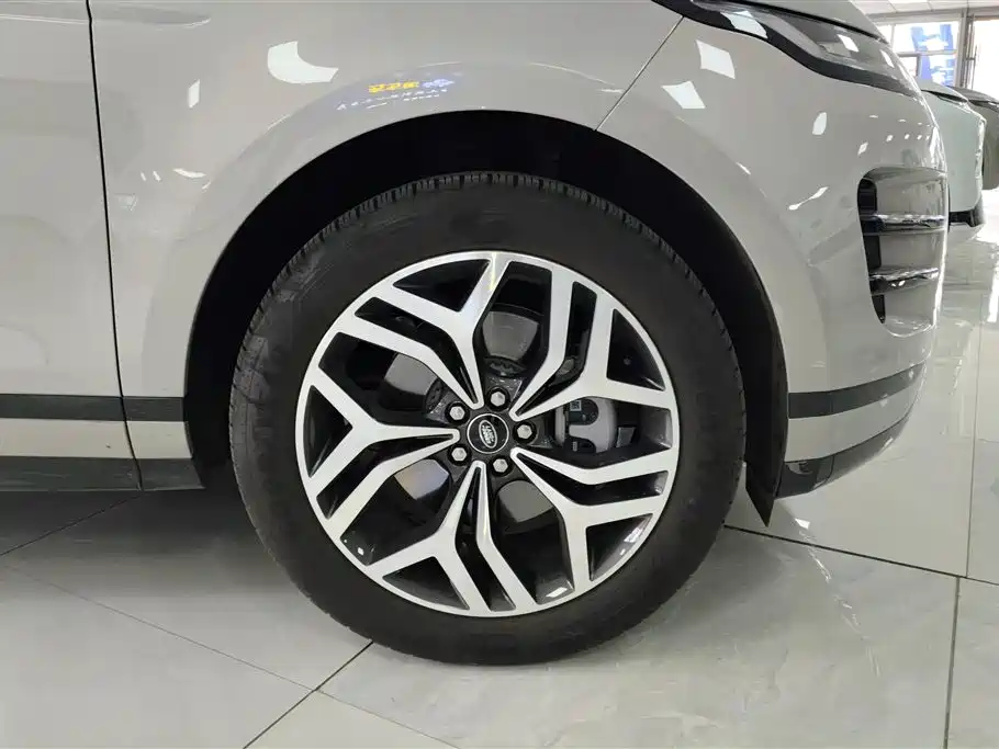 Land Rover Range Rover Evoque 2024 Range Rover Evoque L 249PS Light Master Edition фото 6