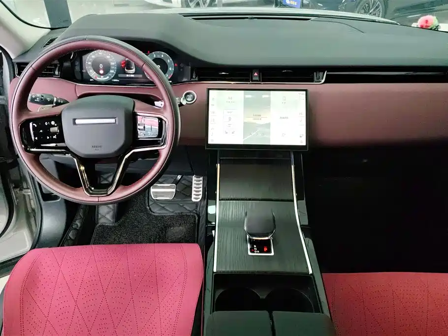 Land Rover Range Rover Evoque 2024 Range Rover Evoque L 249PS Light Master Edition фото 12