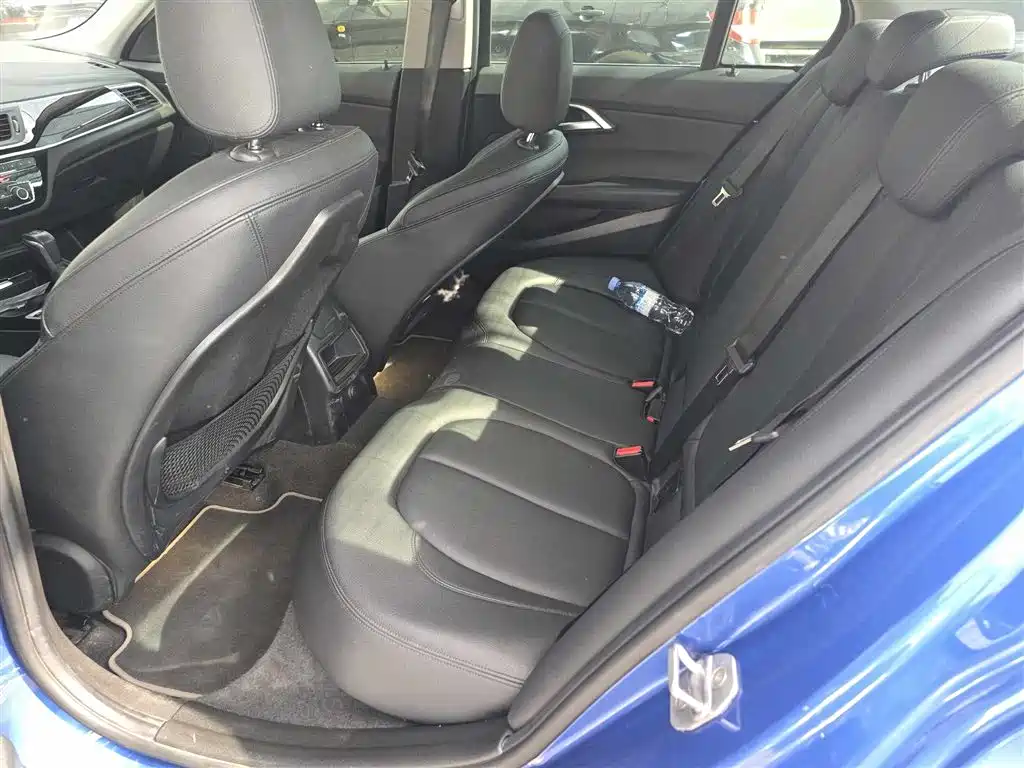 BMW 1 Series 2017 118i Sport фото 6