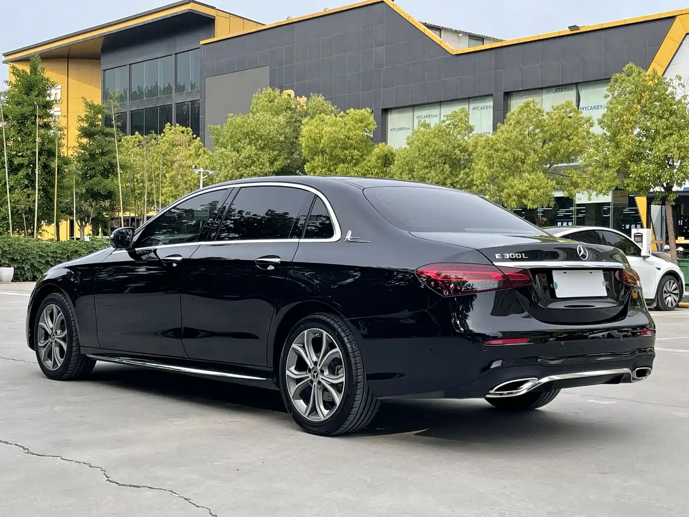 Mercedes-Benz E-Class 2022 Second Facelift E 300 L Sport Luxury фото 20