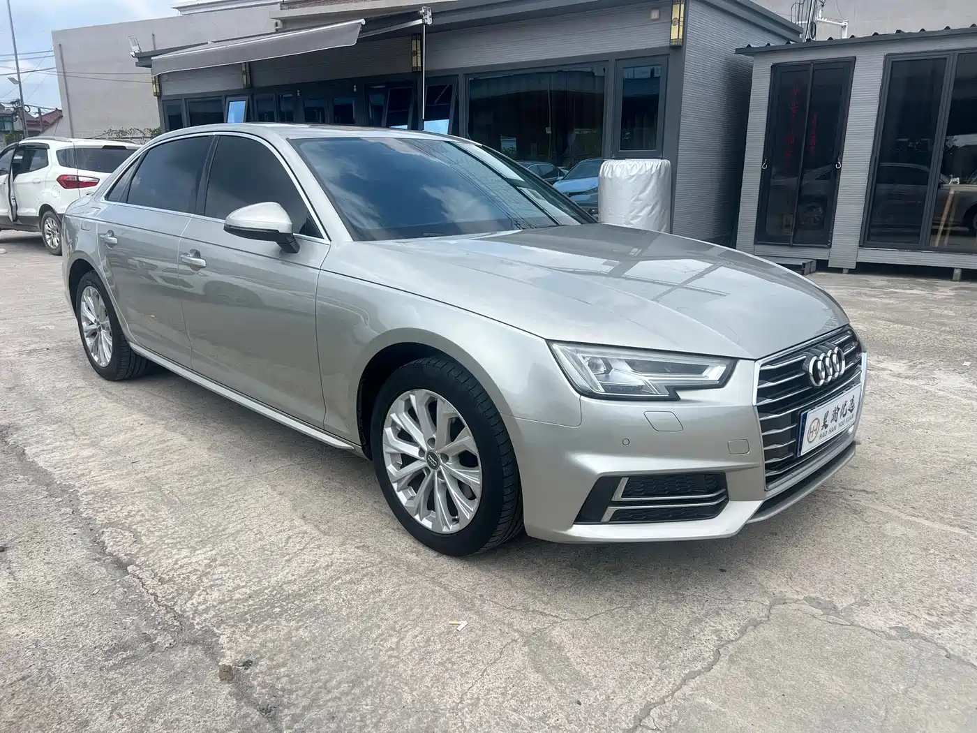 Photo 3 - Audi A4L