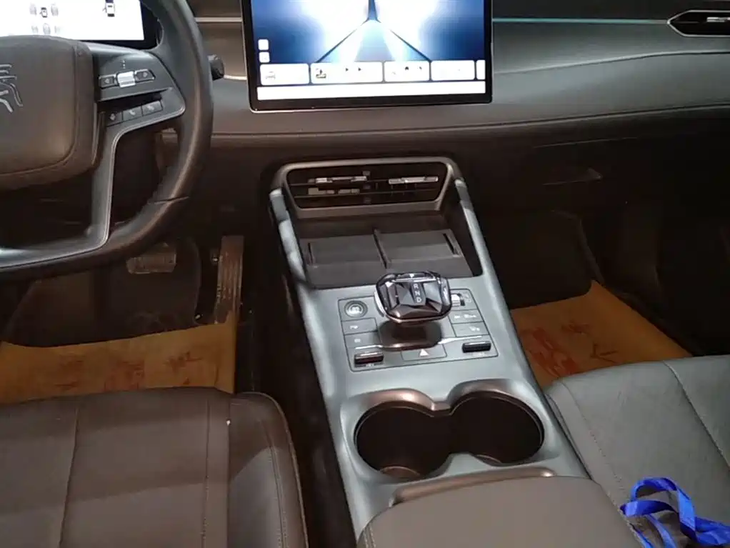 BYD Qin PLUS 2025 DM-i Smart Drive Edition 120KM Surpassing Type фото 14