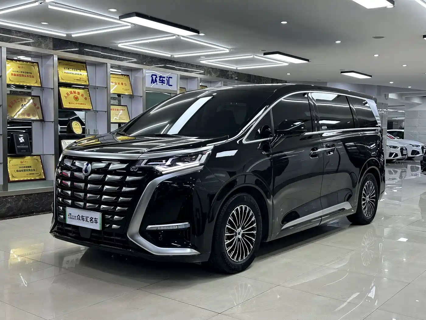 Denza D9 2024 DM-i 980 AWD Premium