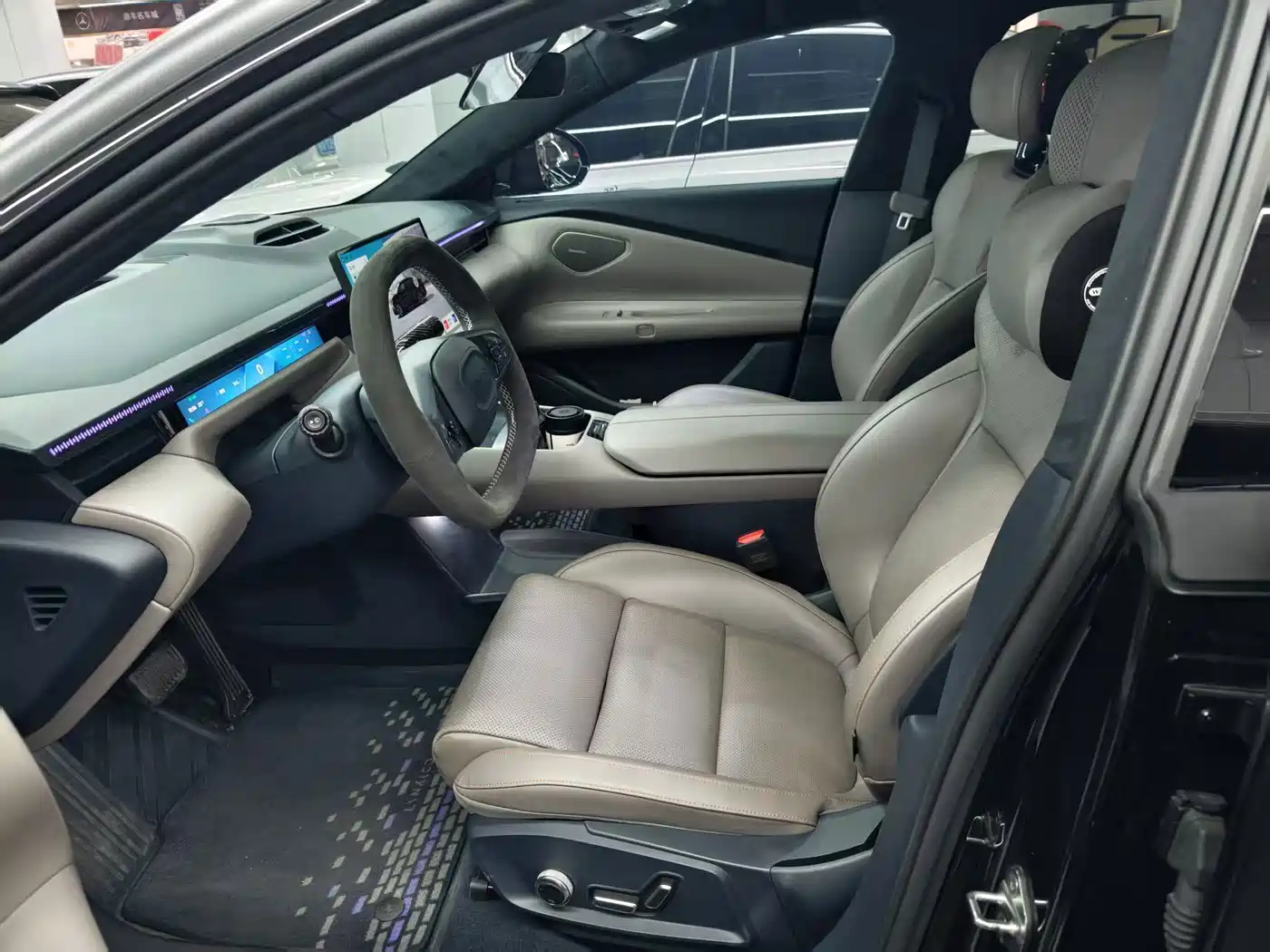 2025 Lynk & Co Z10